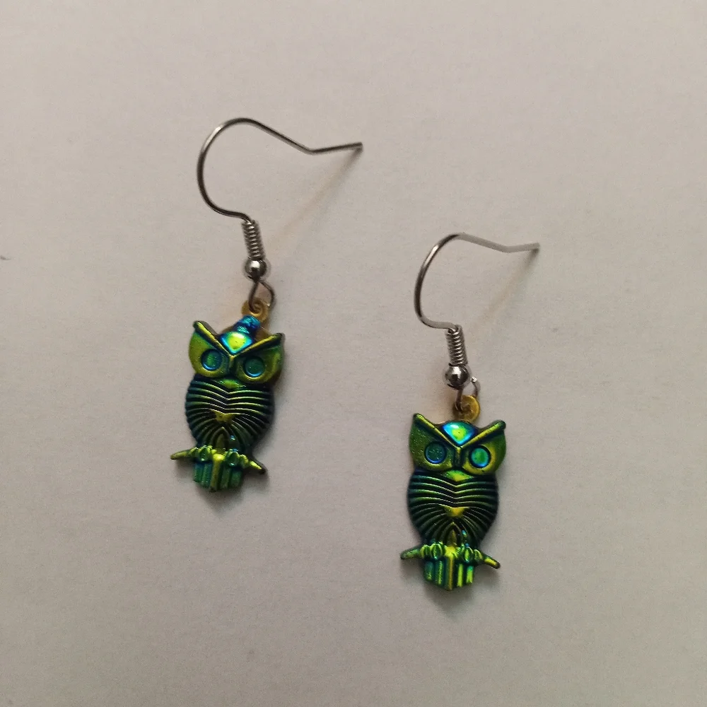 Hand Crafted New iridescent holographic owl statement earrings - Picture 2 of 5
